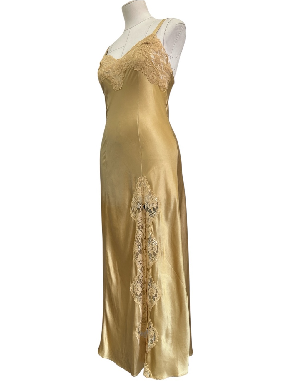 80’s/90’s Victoria’s Secret silk, gold label, lace nightgown, gold size small